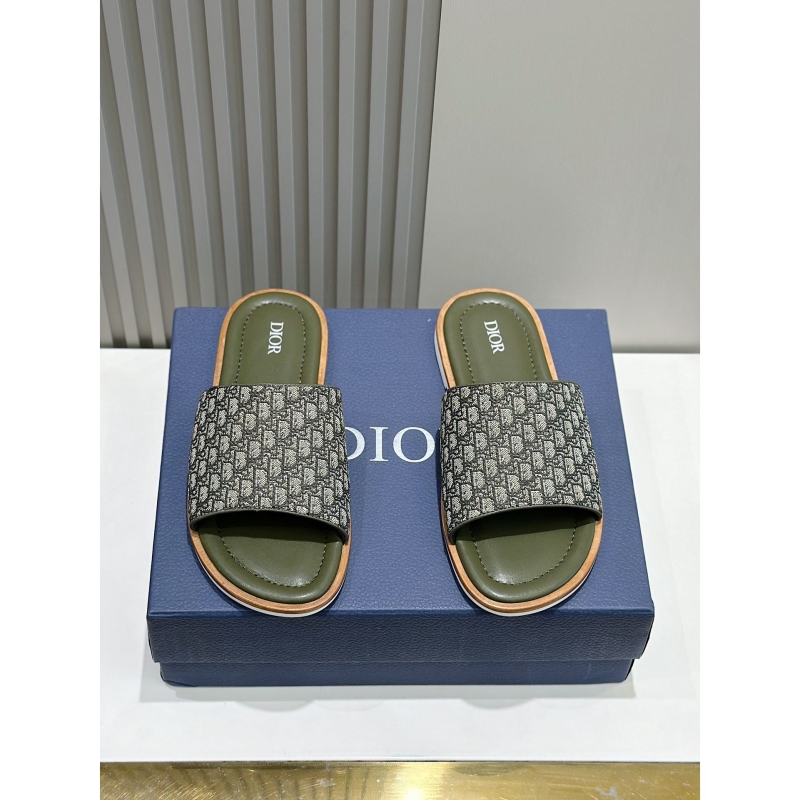 ch**an D*or slippers
